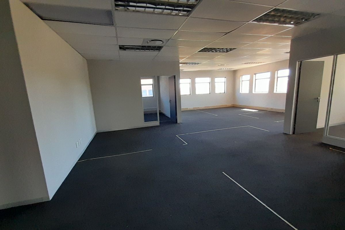 Smart First Floor 140m Office in a Trusted Business Address - Photo 5