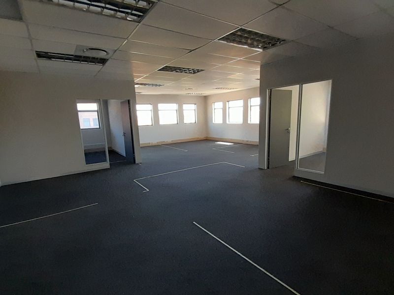 Smart First Floor 140m Office in a Trusted Business Address - Photo 6