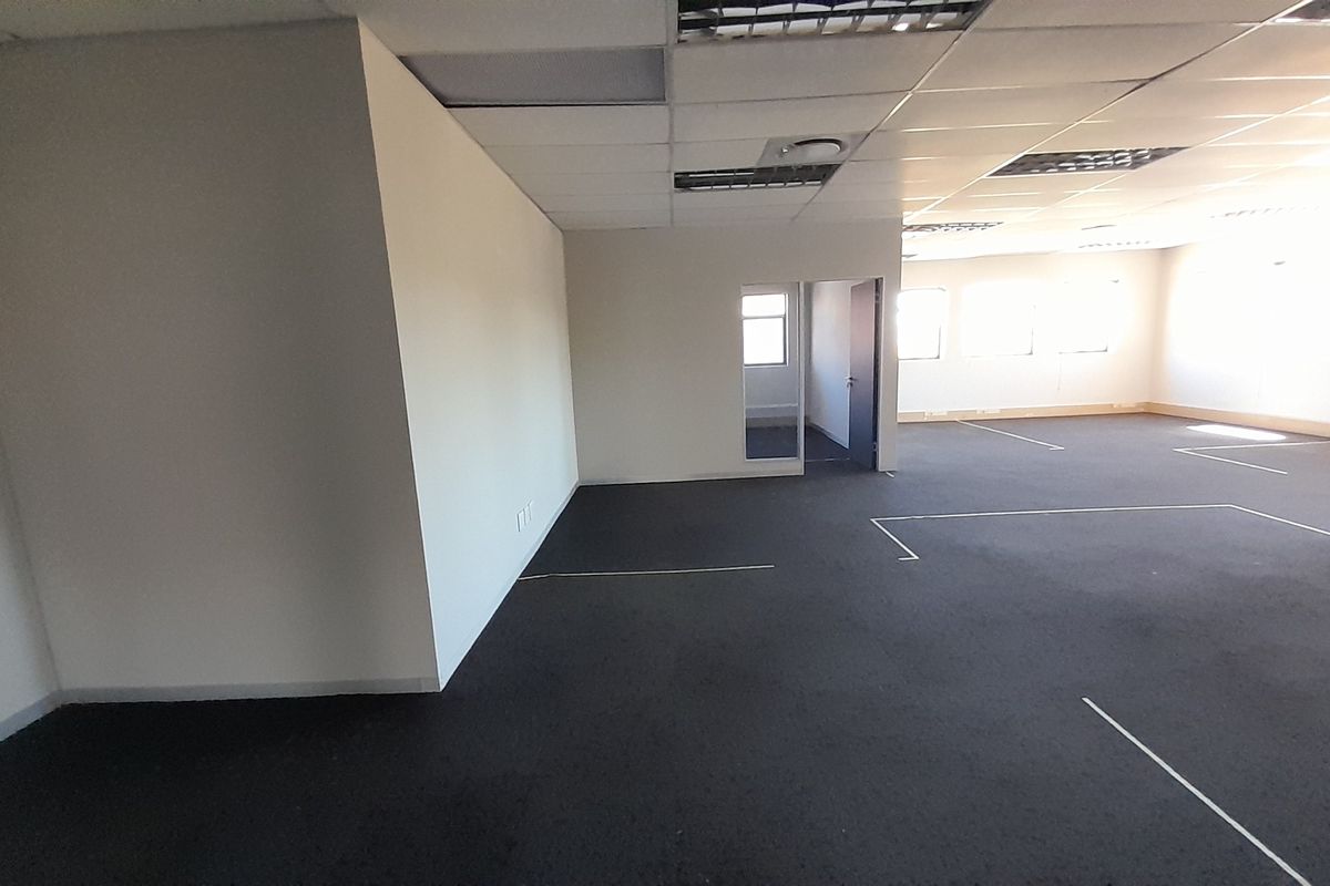 Smart First Floor 140m Office in a Trusted Business Address - Photo 4