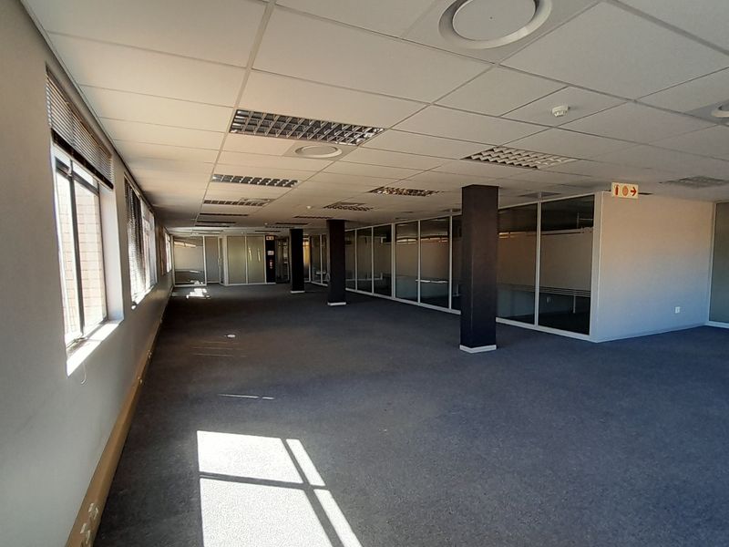 A 507m Ground Floor Office Designed for Scale and Structure - Photo 10