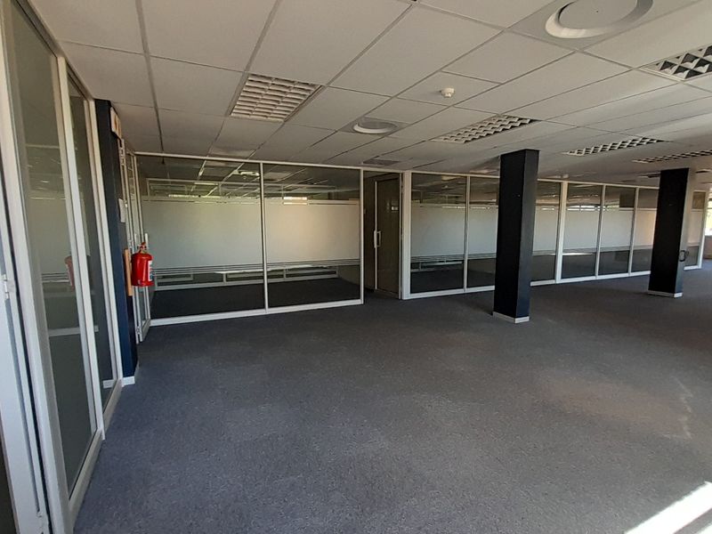 A 507m Ground Floor Office Designed for Scale and Structure - Photo 5