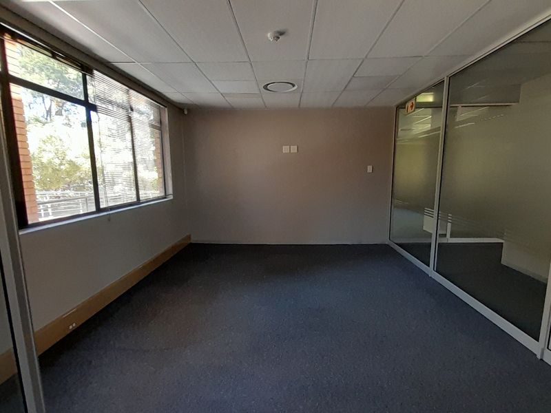 A 507m Ground Floor Office Designed for Scale and Structure - Photo 3