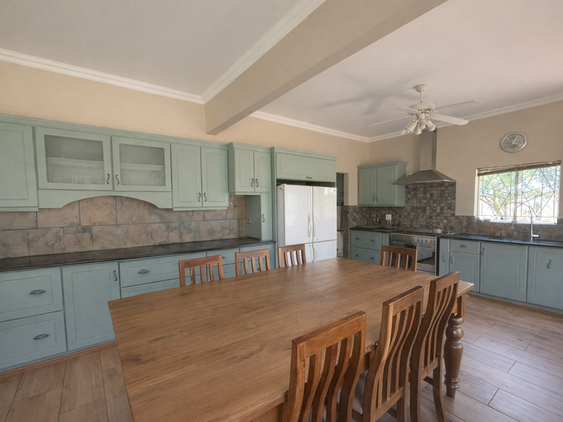 Exceptional 128-Hectare Grazing Farm with Strong Water Infrastructure and Spacious Homestead - Photo 9