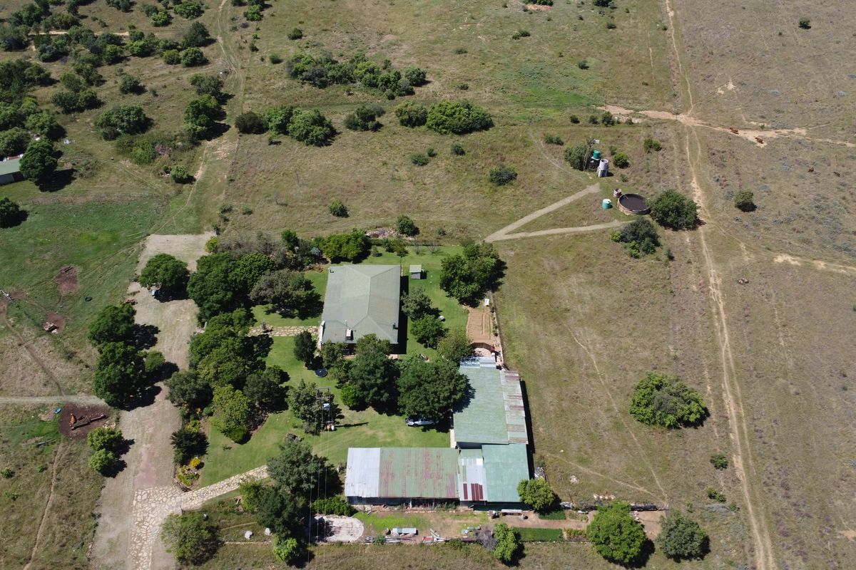 Exceptional 128-Hectare Grazing Farm with Strong Water Infrastructure and Spacious Homestead - Photo 3
