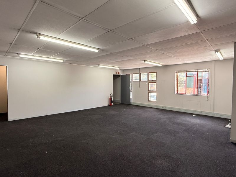 Modern, High-Clearance 519m2 Warehouse in Prime Samrand Logistics Hub - Photo 10