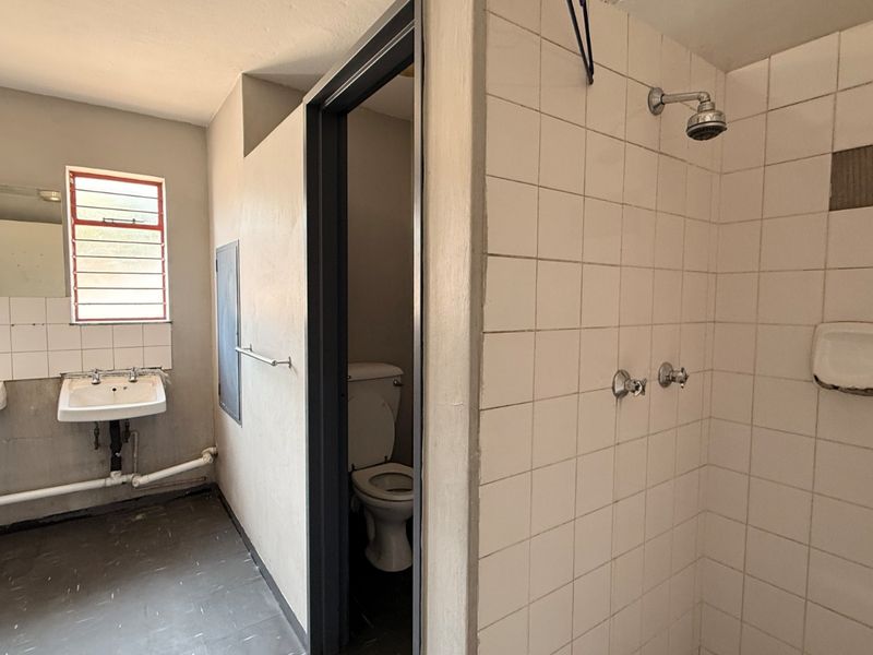 Modern, High-Clearance 519m2 Warehouse in Prime Samrand Logistics Hub - Photo 5