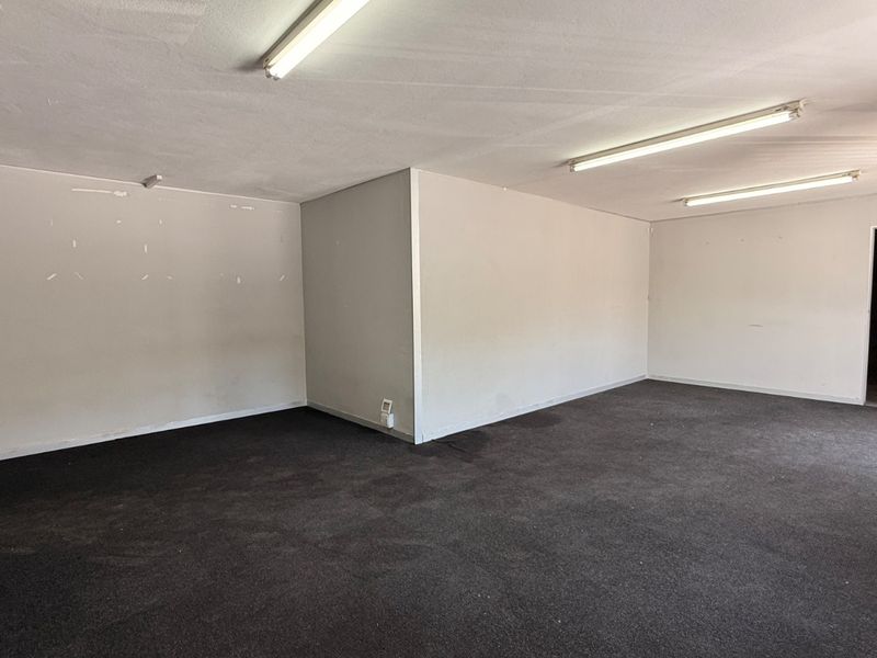 Modern, High-Clearance 519m2 Warehouse in Prime Samrand Logistics Hub - Photo 4