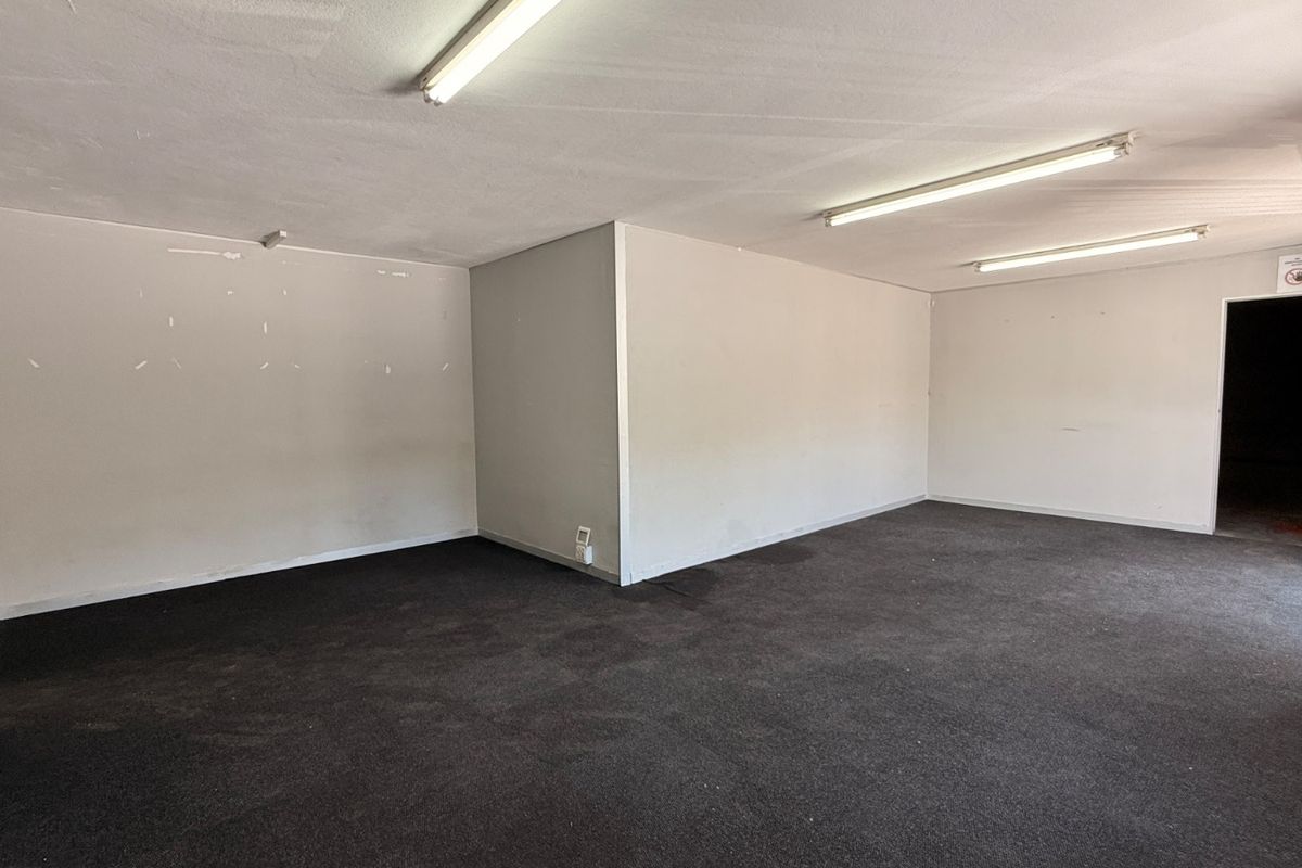 Modern, High-Clearance 519m2 Warehouse in Prime Samrand Logistics Hub - Photo 4