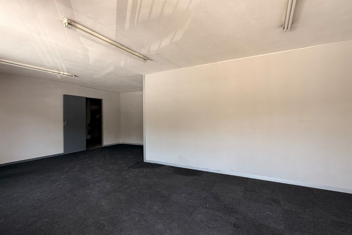 Modern, High-Clearance 519m2 Warehouse in Prime Samrand Logistics Hub - Photo 3