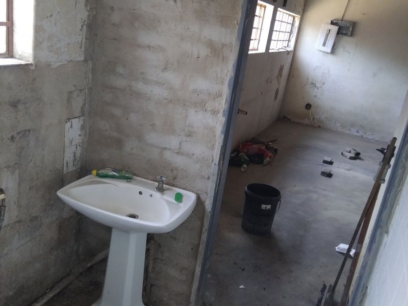 Prime Commercial Property in Promosa – Exceptional Business Opportunity - Photo 10