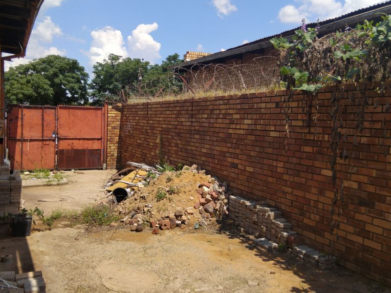 Prime Commercial Property in Promosa – Exceptional Business Opportunity - Photo 4