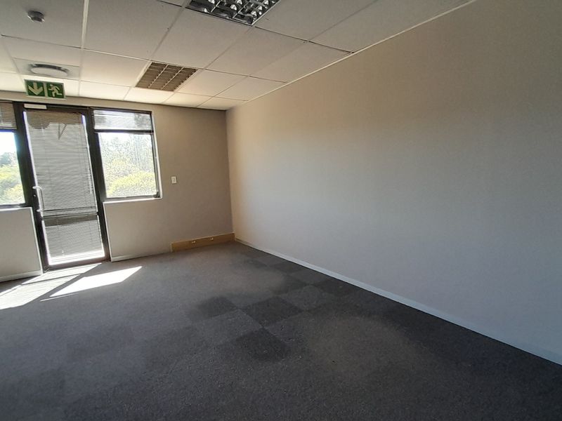 Stand Out Office in a Proven Business Address with Easy Access To Main Roads - Photo 9