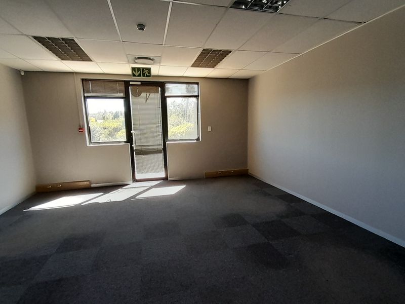 Stand Out Office in a Proven Business Address with Easy Access To Main Roads - Photo 10