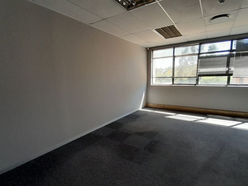 Stand Out Office in a Proven Business Address with Easy Access To Main Roads - Photo 7