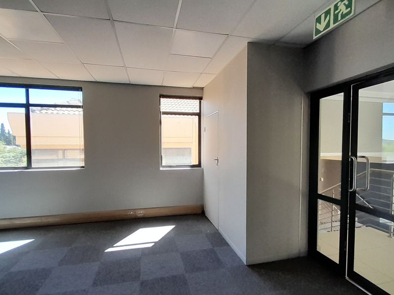Stand Out Office in a Proven Business Address with Easy Access To Main Roads - Photo 3