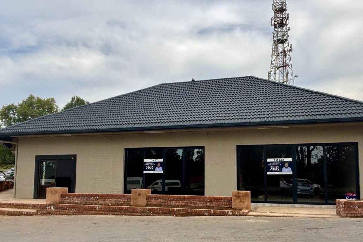 100sqm of Retail Space available to let @ R21000-00 per month plus Vat - Photo 3