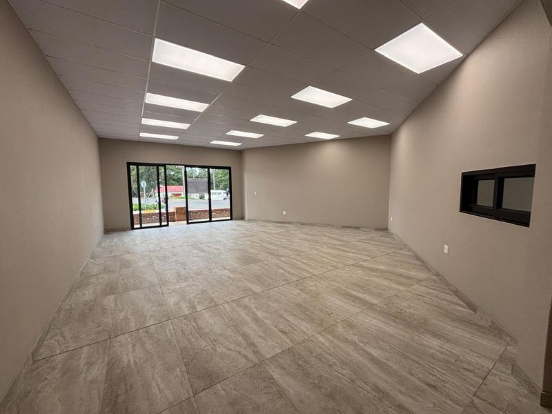 100sqm of Retail Space available to let @ R21000-00 per month plus Vat - Photo 5
