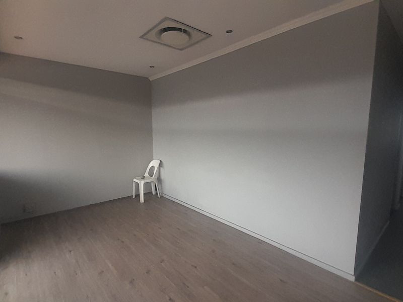 Neat First Floor 62m Office with Everyday Convenience at Your Doorstep - Photo 6