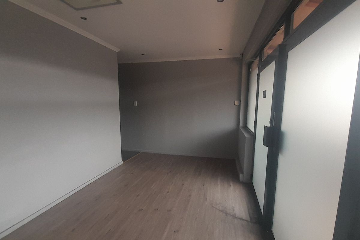 Neat First Floor 62m Office with Everyday Convenience at Your Doorstep - Photo 4