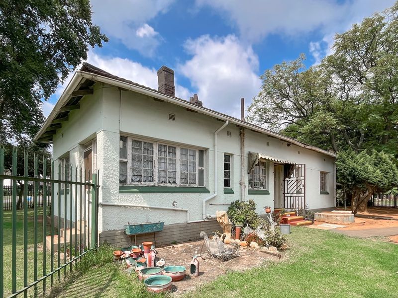 Commercial property ready for your attention! - Photo 5