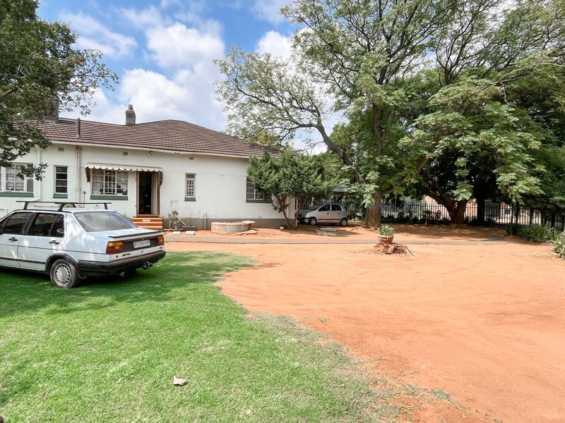 Commercial property ready for your attention! - Photo 4