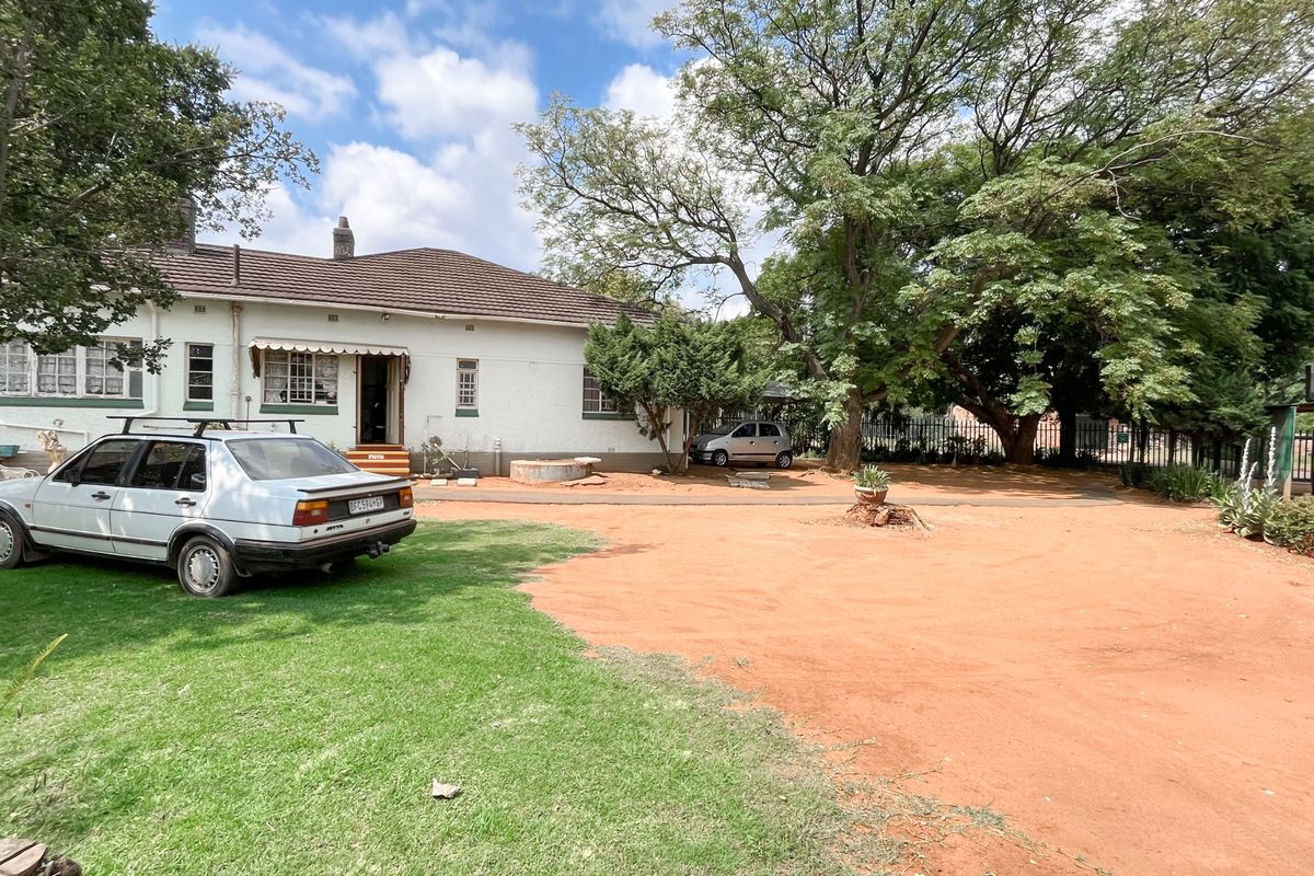 Commercial property ready for your attention! - Photo 4