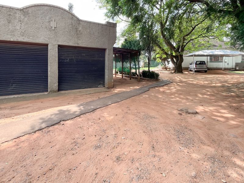 Commercial property ready for your attention! - Photo 7