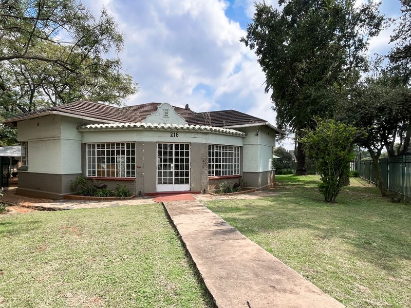 Commercial property ready for your attention! - Photo 6