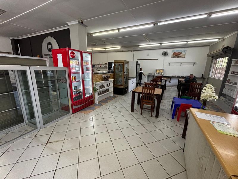 175sqm in Main Road in Howick to rent at R21500-00 per month plus Vat - Photo 3