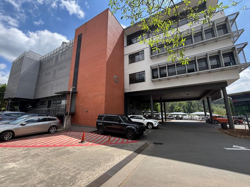 81sqm office to rent at R16940-00 per month plus Vat - Photo 3