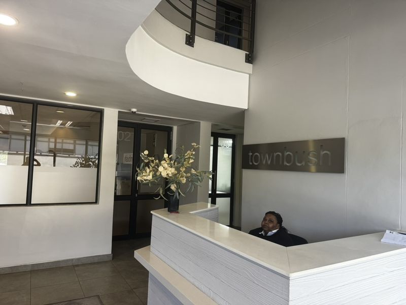 81sqm office to rent at R16940-00 per month plus Vat - Photo 5