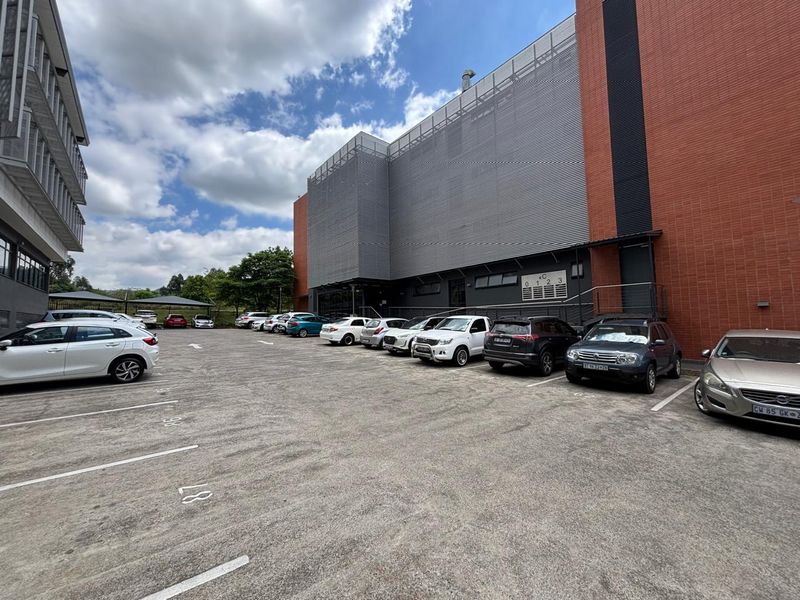 81sqm office to rent at R16940-00 per month plus Vat - Photo 2