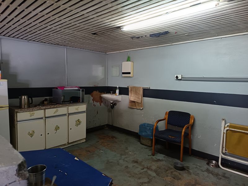 Prime Mixed-Use commercial/Industrial Property in High-Exposure CBD Location - Photo 6