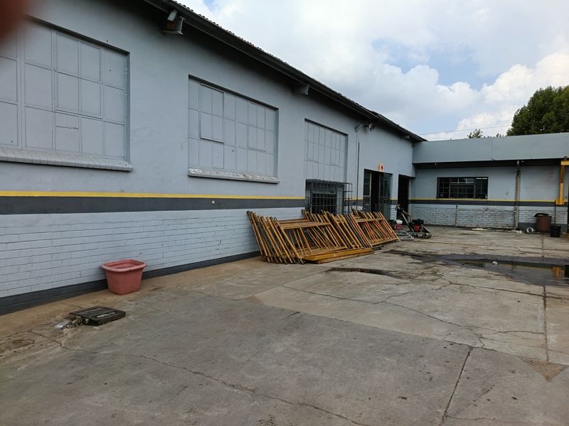 Prime Mixed-Use commercial/Industrial Property in High-Exposure CBD Location - Photo 3