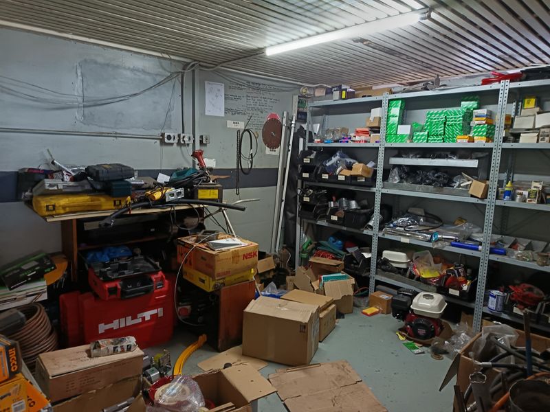 Prime Mixed-Use commercial/Industrial Property in High-Exposure CBD Location - Photo 5