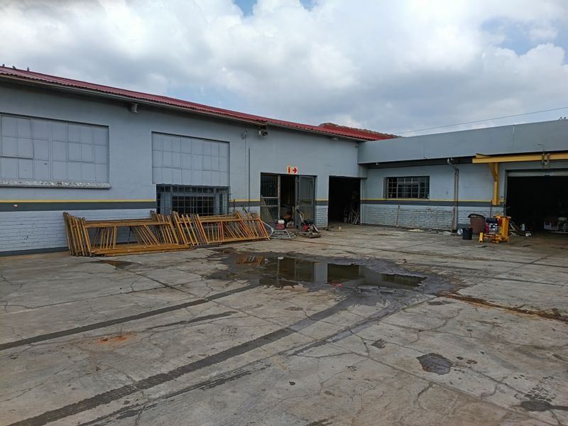 Prime Mixed-Use commercial/Industrial Property in High-Exposure CBD Location - Photo 2