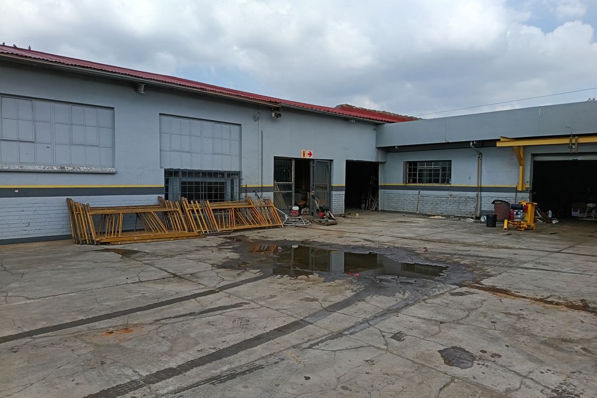 Prime Mixed-Use commercial/Industrial Property in High-Exposure CBD Location - Photo 2