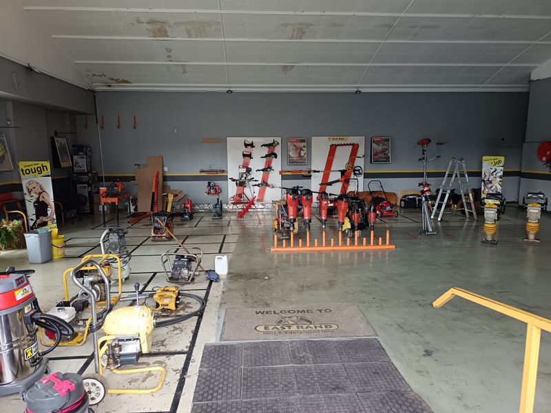 Prime Mixed-Use commercial/Industrial Property in High-Exposure CBD Location - Photo 10