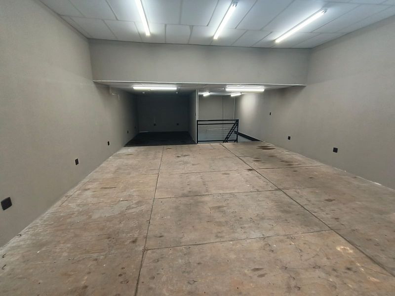 Versatile 500m2 Warehouse with Spacious Yard To Let in Hennopspark, ideal for Logistics or Light Man - Photo 10