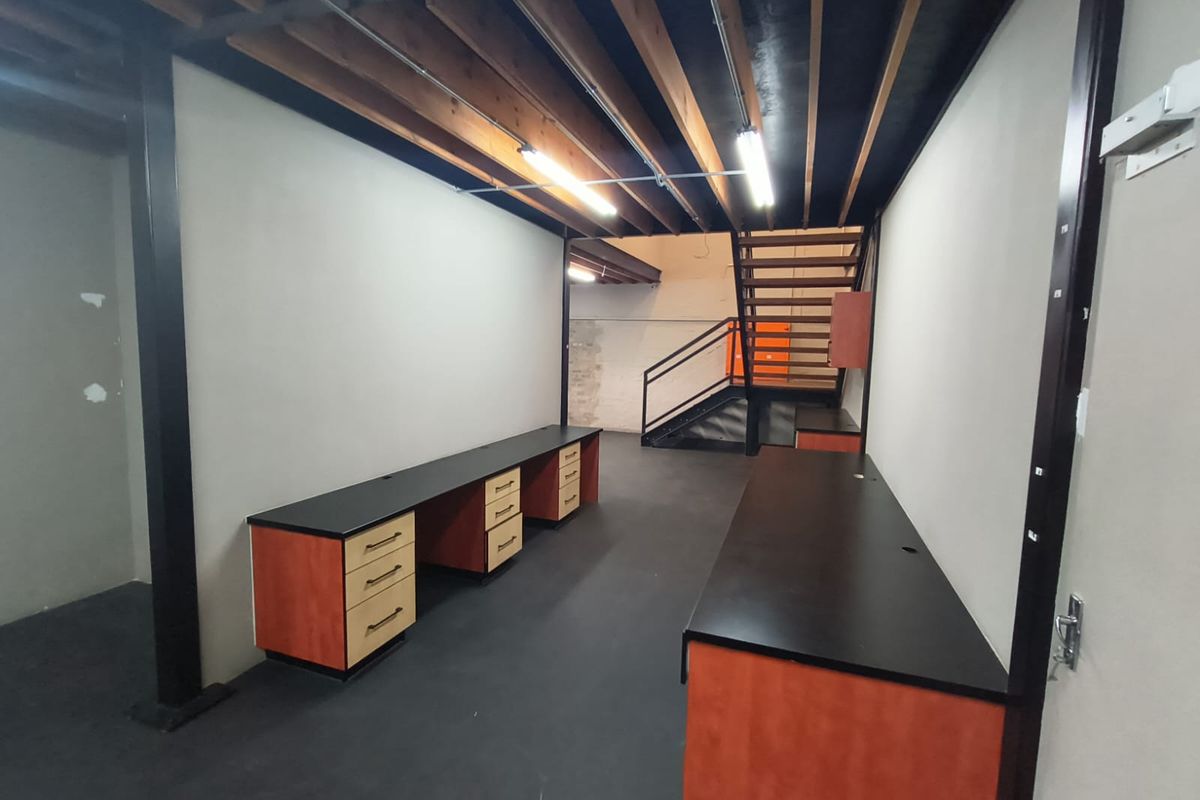 Versatile 500m2 Warehouse with Spacious Yard To Let in Hennopspark, ideal for Logistics or Light Man - Photo 3