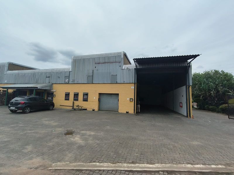Versatile 500m2 Warehouse with Spacious Yard To Let in Hennopspark, ideal for Logistics or Light Man - Photo 2