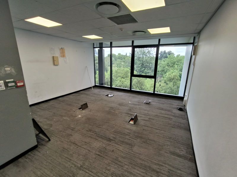 Prime N1-Fronting 1,056m2 Office To Let in Irene Link Precinct – Elevate Your Business Address - Photo 9