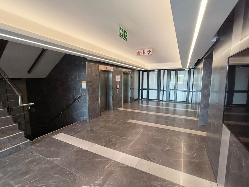 Prime N1-Fronting 1,056m2 Office To Let in Irene Link Precinct – Elevate Your Business Address - Photo 5