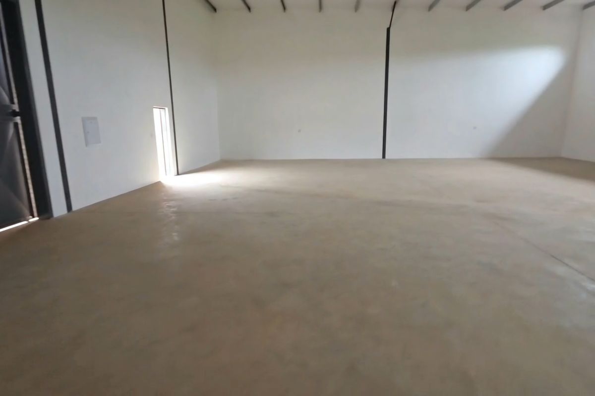 Newly Built Warehouse to rent in Elti Villas, Louis Trichardt - Photo 2