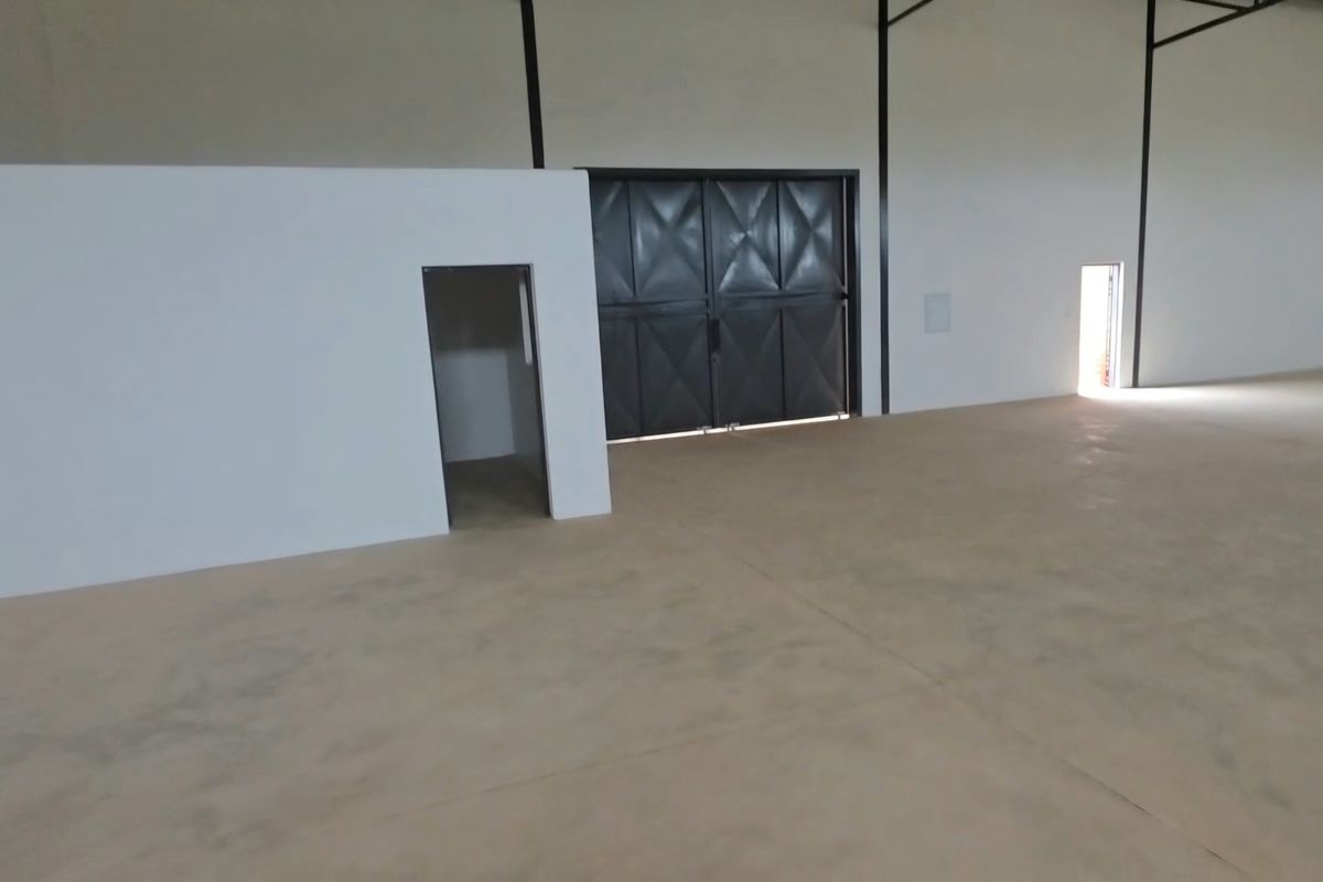 Newly Built Warehouse to rent in Elti Villas, Louis Trichardt - Photo 3