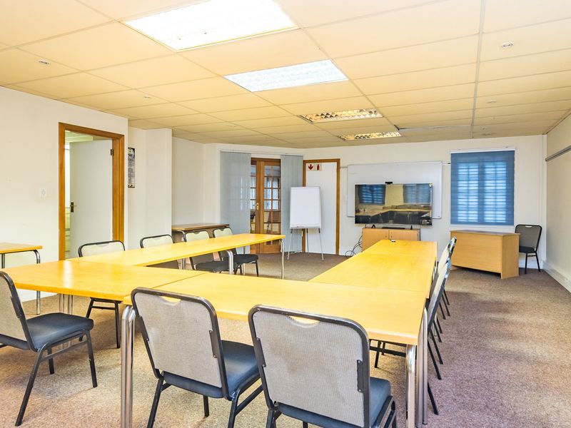 Commercial building in Bromhof - Photo 9