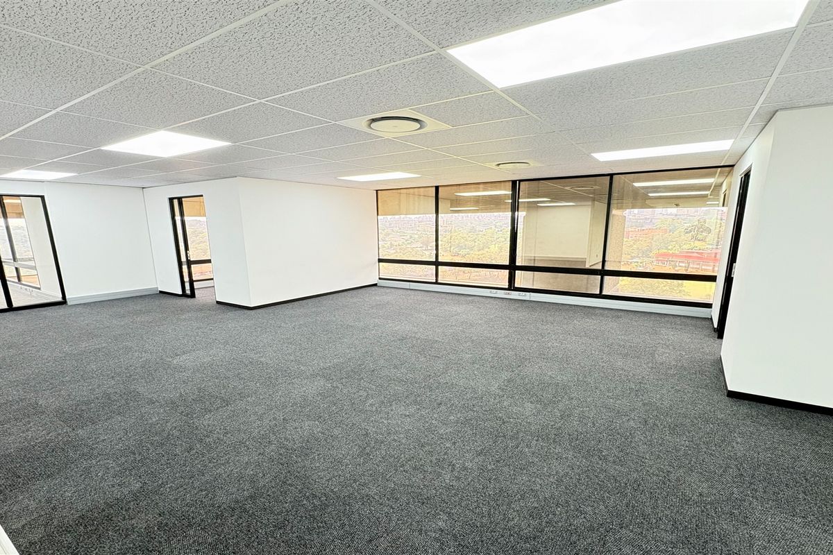 319m2 office space to let in Auckland Park - Photo 2