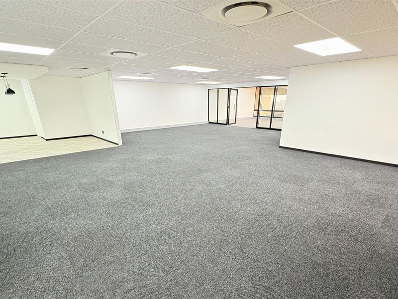 319m2 office space to let in Auckland Park - Photo 4