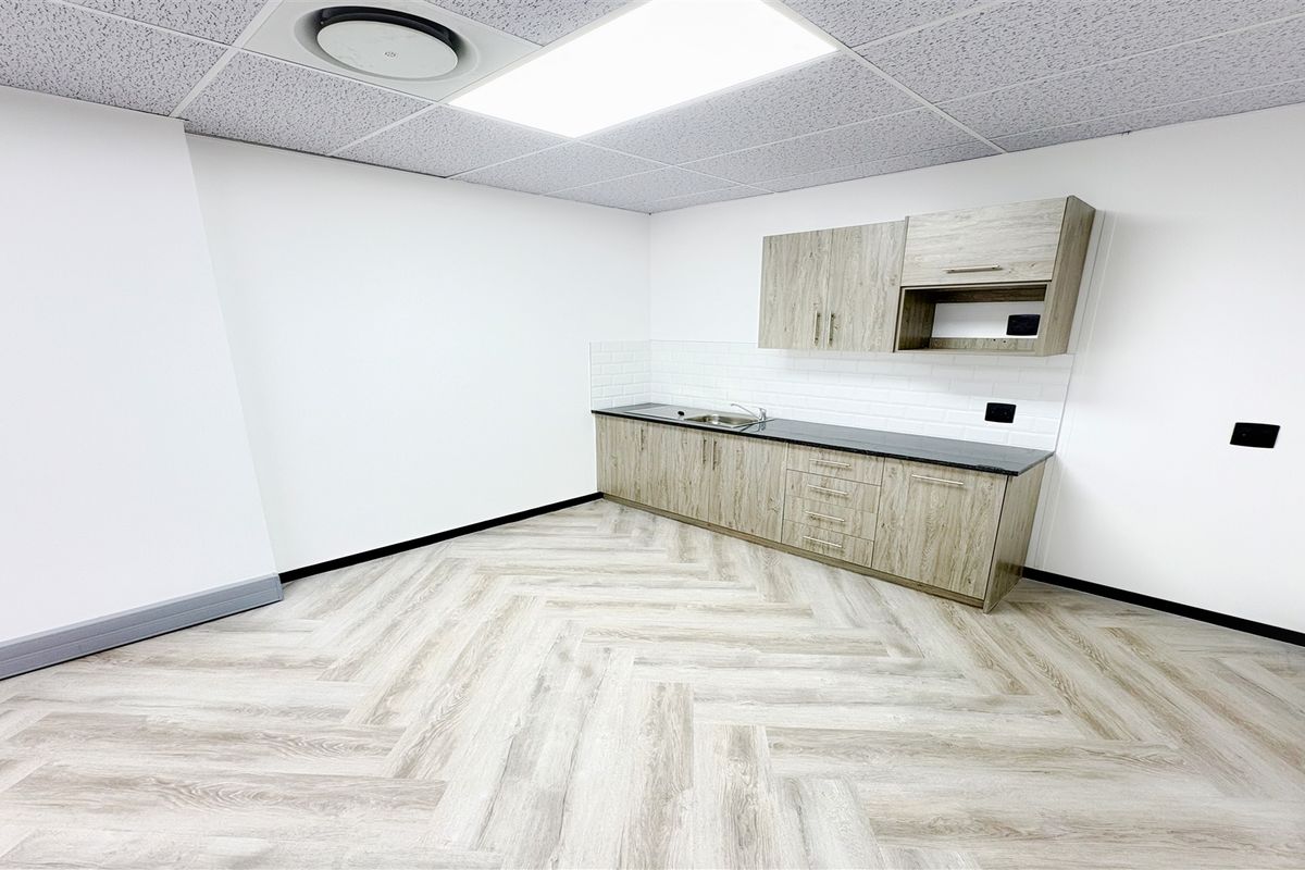 319m2 office space to let in Auckland Park - Photo 3
