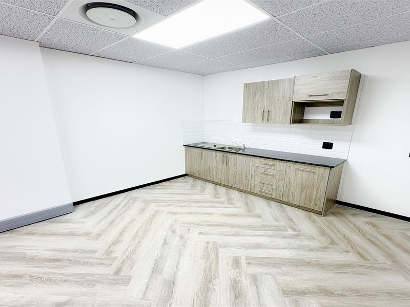 319m2 office space to let in Auckland Park - Photo 3